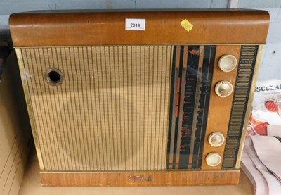 Lot 2019 - A KB tri R1 wooden cased mid-century valve...