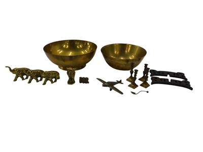 Lot 887 - Various brass elephants, etc.