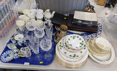Lot 2100 - Various household wares and glassware, to...