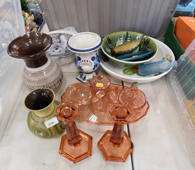 Lot 2101 - A quantity of household items, to include...