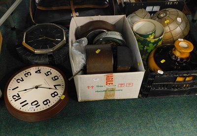 Lot 2138 - A quantity of clocks and cases, to include...