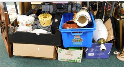 Lot 2161 - Various housewares and china, to include large...