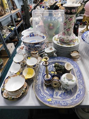Lot 2167 - A quantity of ceramics, to include a floral...