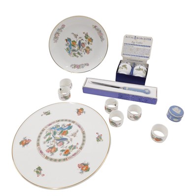 Lot 974 - A quantity of Wedgwood, including a small...