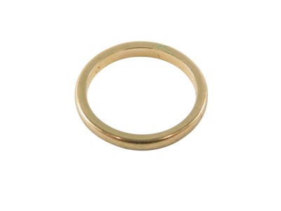 Lot 606 - A 9ct gold wedding band, size M½, 2.6g.