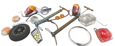 Lot 1006 - A quantity of vintage car parts, to include a...