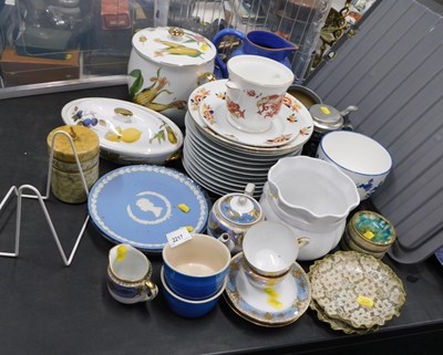 Lot 2217 - Ceramics, to include a Noritake part tea set,...