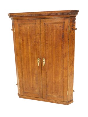 Lot 1090 - An early 19thC oak and mahogany crossbanded...