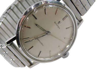 Lot 703 - An Omega Seamaster gentleman's stainless steel...