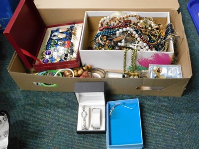 Lot 2245 - Costume jewellery, to include bangles, faux...