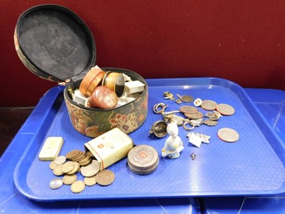 Lot 2260 - Costume jewellery, to include various silver...