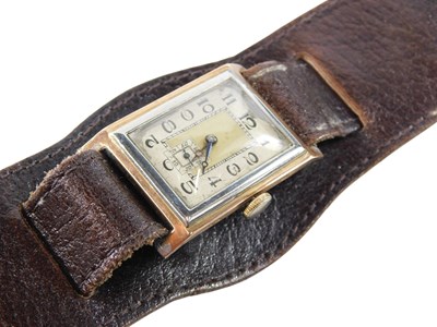 Lot 705 - A gentlemens 9ct gold cased...