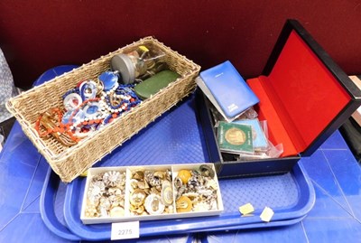 Lot 2275 - Costume jewellery, to include beaded necklaces,...