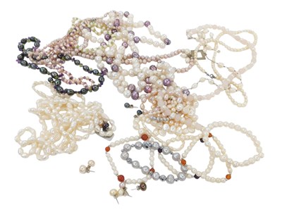 Lot 652 - Assorted cultured and freshwater pearl...