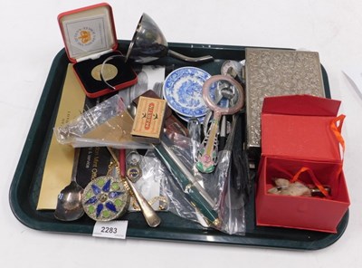 Lot 2283 - Miscellaneous items, to include circular white...