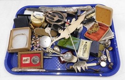 Lot 2286 - Miscellaneous items, to include silver mounted...