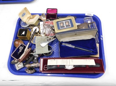Lot 2289 - Miscellaneous items, to include a vintage...
