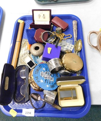 Lot 2294 - Miscellaneous items, to include silver...