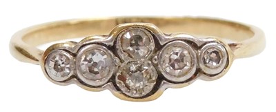 Lot 141 - An Art Deco diamond ring, set with six...