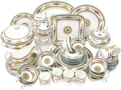 Lot 39 - A Wedgwood porcelain Columbia pattern part...