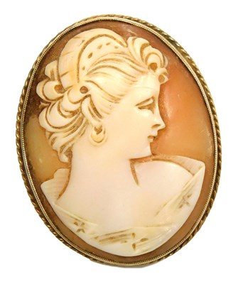 Lot 347 - A 9ct gold and shell cameo brooch, bust...
