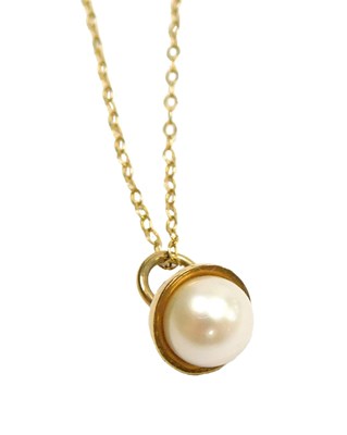 Lot 356 - A 9ct gold and cultured pearl pendant, on a...