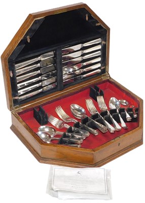 Lot 383 - An Arthur Price silver plated canteen of...