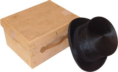 Lot 389 - A GA Dunn & Co gentleman's black felt top hat,...