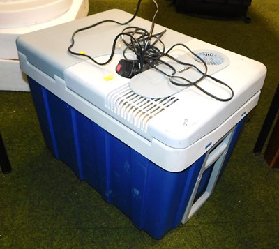 Lot 2179 - A Halfords electric cooler, with charging cable.