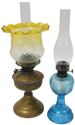 Lot 395 - An early 20thC Young's no. 1 brass oil lamp,...