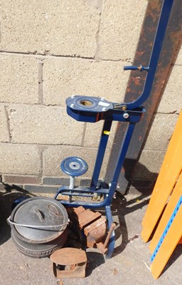 Lot 1120 - A floor corking machine, together with a shoe...