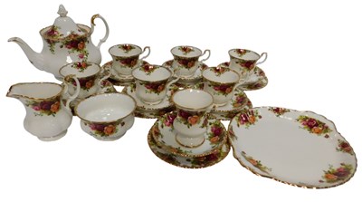 Lot 270 - A Royal Albert Old Country Roses pattern part...