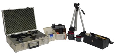 Lot 297 - A group of camera related items, to include an...