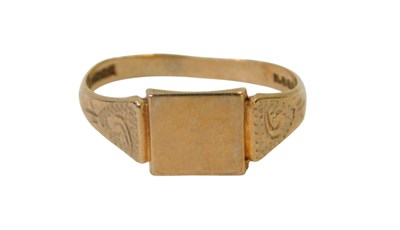 Lot 341 - A 9ct gold signet ring, misshapen, size approx...