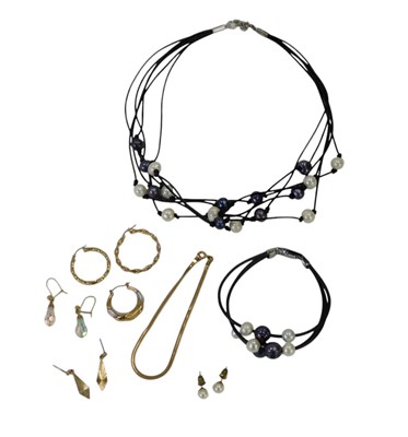 Lot 354 - A group of yellow metal jewellery, comprising...