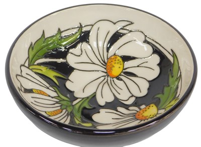 Lot 356 - A Moorcroft pottery bowl decorated in the...