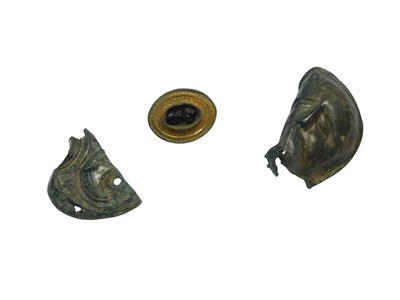 Lot 417 - A Roman gilt metal brooch, of oval form, set...