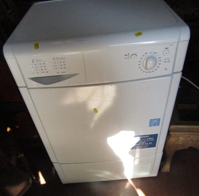 Lot 1018 - An Indesit tumble dryer, model number IDC75.