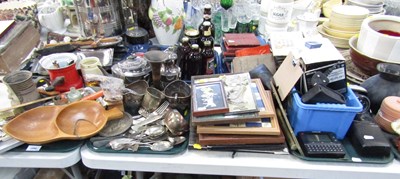 Lot 2090 - A group of household and miscellaneous items,...