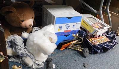 Lot 2116 - Various household items, including soft toys,...