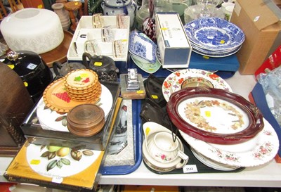 Lot 2142 - A group of ceramics, including blue and white...