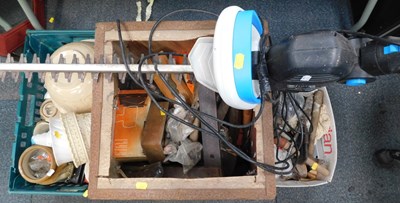 Lot 2154 - A Mac Allister 710watt hedge trimmer, box...