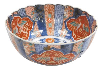 Lot 30 - A Meiji period Japanese Imari bowl, of fluted...