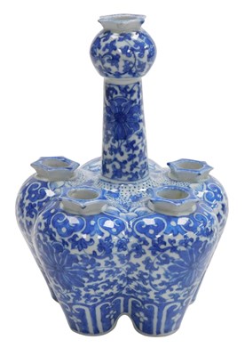 Lot 40 - A Qing dynasty blue and white porcelain tulip...
