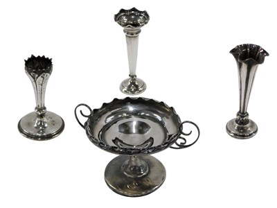 Lot 289 - Four items of small silver, to include three...