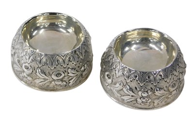 Lot 313 - A pair of silver coloured metal small bowls or...