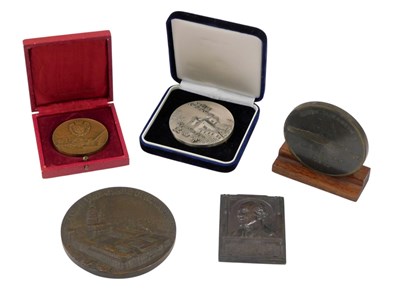 Lot 424 - A collection of commemorative medallions, to...