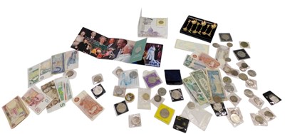 Lot 427 - A quantity of commemorative coins, mainly...