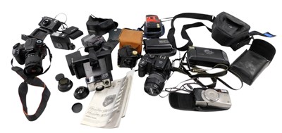 Lot 454 - Various camera equipment, to include a Sony...