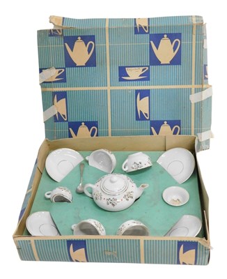 Lot 658 - A mid 20thC child's porcelain tea...